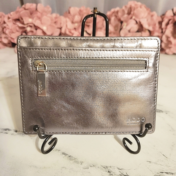 HOBO Int'l Metallic Silver Leather 'Euro Slide' Card & Passport Holder - Picture 3 of 6